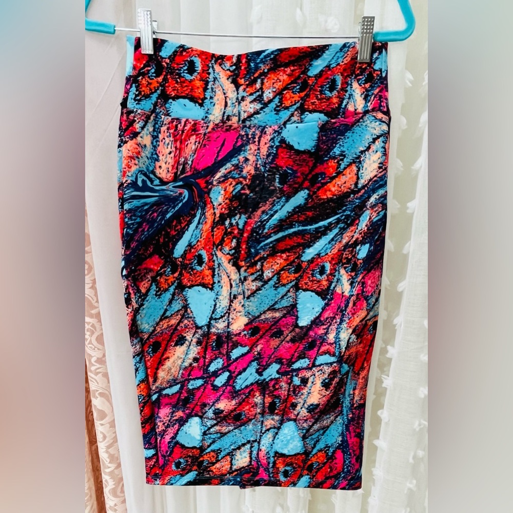 ✨ FREE with Bundle! ✨Thalia Sodi Scuba Pencil Skirt - Picture 4 of 8